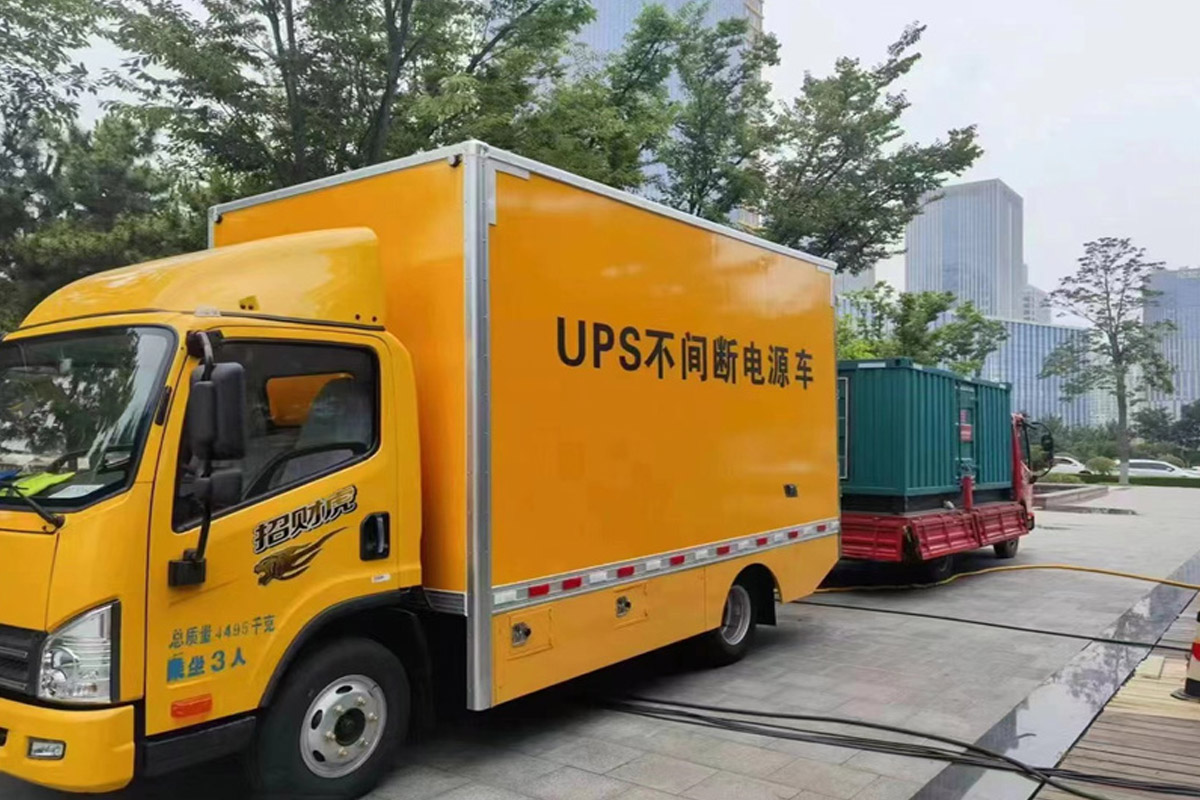 裕华发电机租赁施工现场