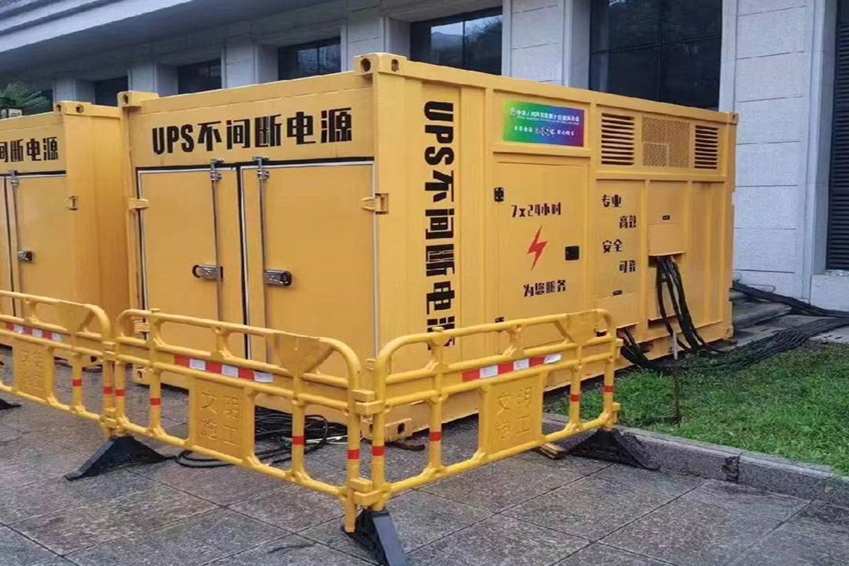裕华发电机租赁施工现场